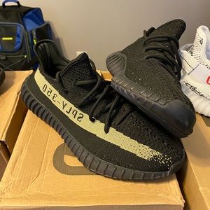 Yeezy 350 Boost’s (Black Green)